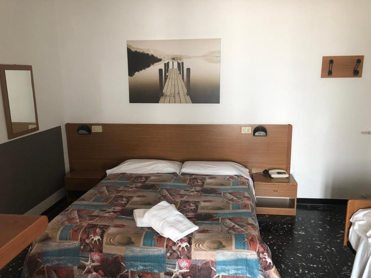 Hotel Miramare Savona Esterno foto