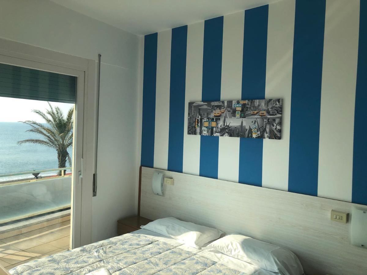 Hotel Miramare Savona Esterno foto