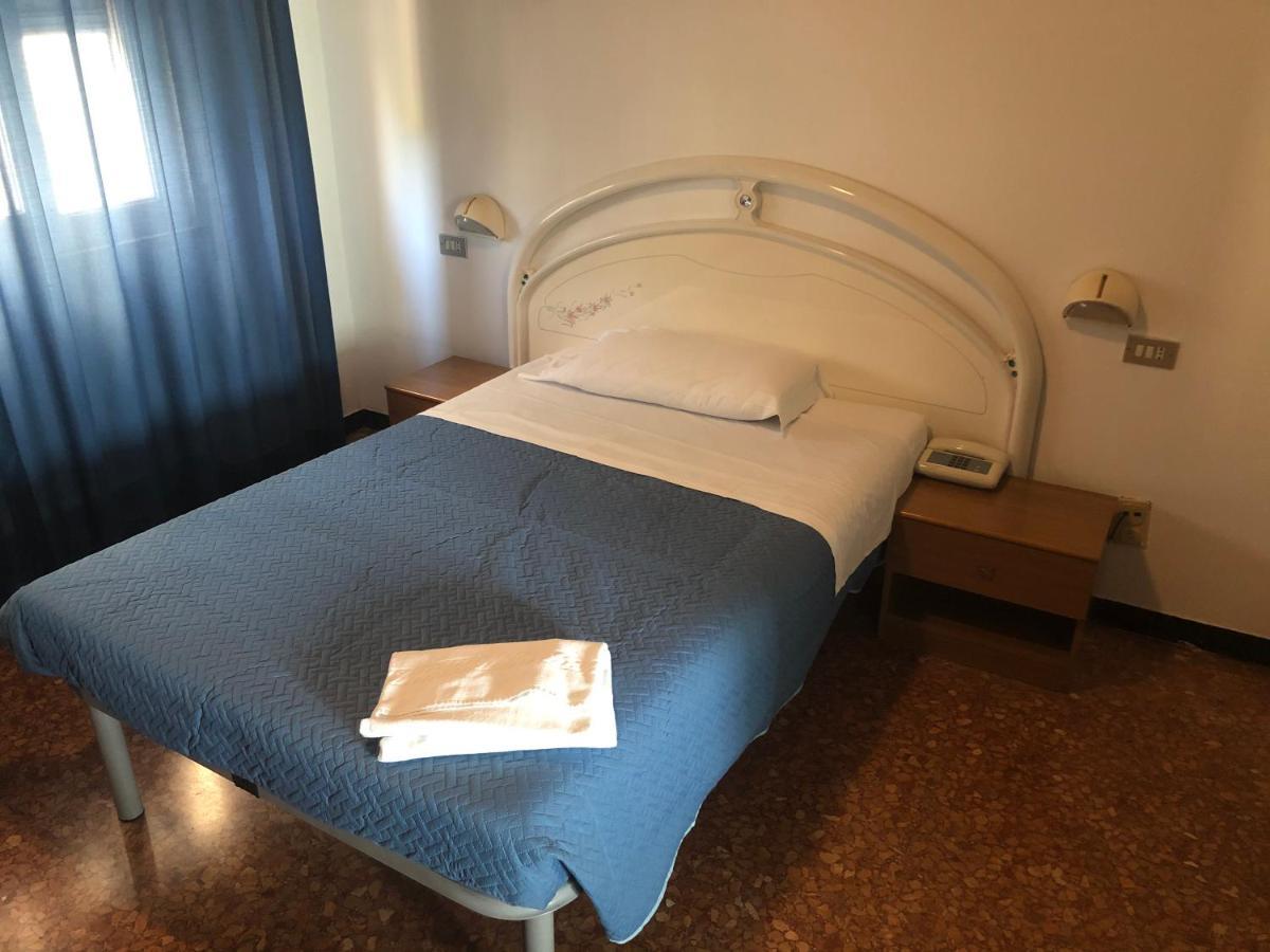 Hotel Miramare Savona Esterno foto