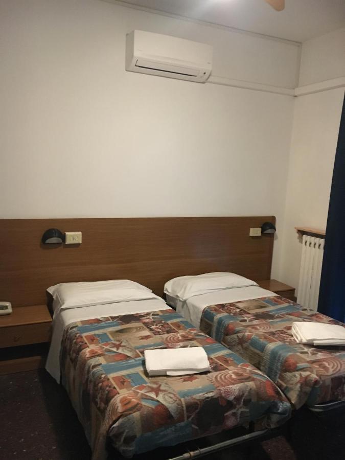 Hotel Miramare Savona Esterno foto