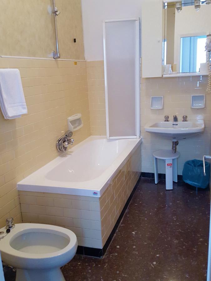 Hotel Miramare Savona Esterno foto