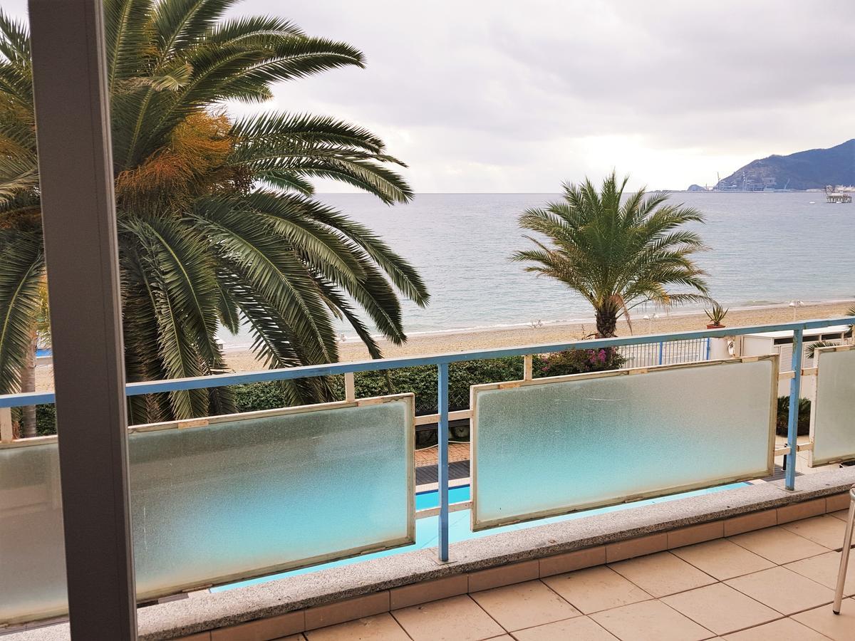 Hotel Miramare Savona Esterno foto