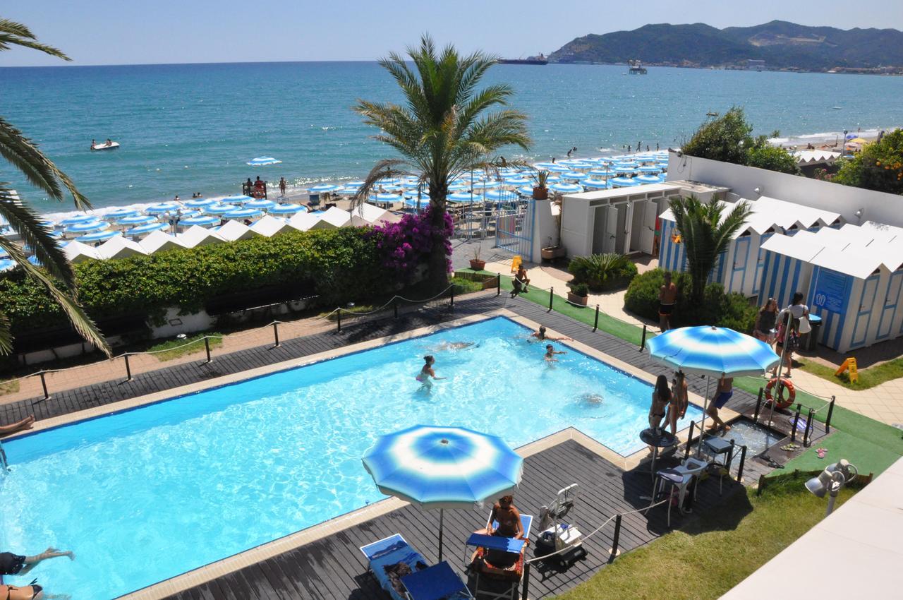 Hotel Miramare Savona Esterno foto